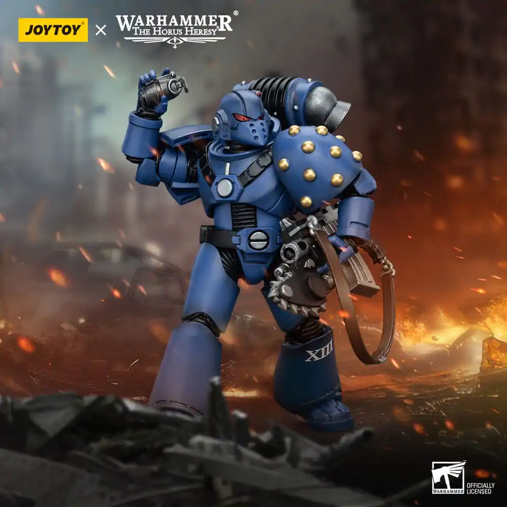 Warhammer The Horus Heresy 1/18 Ultramarines MK VI Tactical Squad Legionary with Bolter & Chainblade akciófigura 12 cm termékfotó