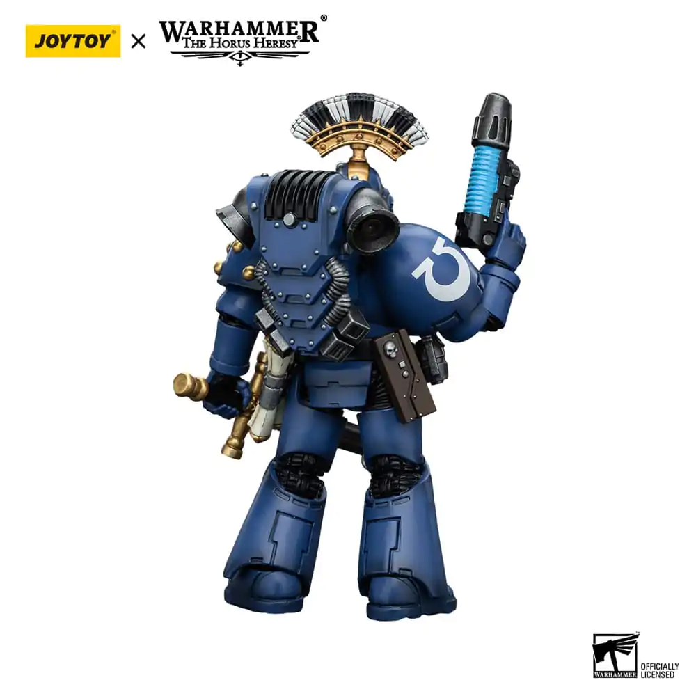 Warhammer The Horus Heresy 1/18 Ultramarines MK VI Tactical Squad Sergeant with Plasma Pistol and Power Sword akciófigura 12 cm termékfotó