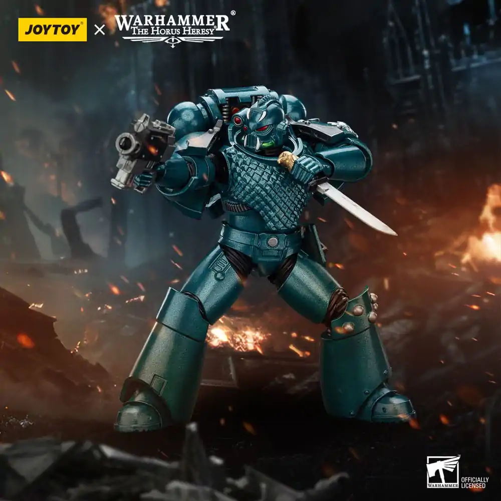 Warhammer The Horus Heresy Alpha Legion Head hunter With Banestrike Combi-Bolter And Power Dagger akciófigura 20 cm termékfotó