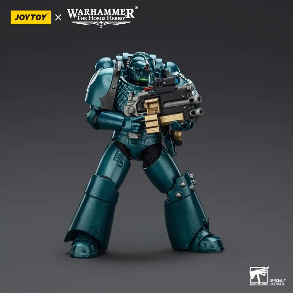 Warhammer The Horus Heresy Alpha Legion Head hunter With Banestrike Combi-Bolter And Power Dagger akciófigura 20 cm termékfotó
