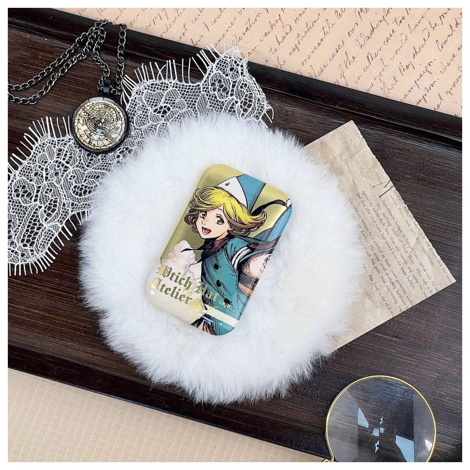 Witch Hat Atelier Coco kitűző termékfotó