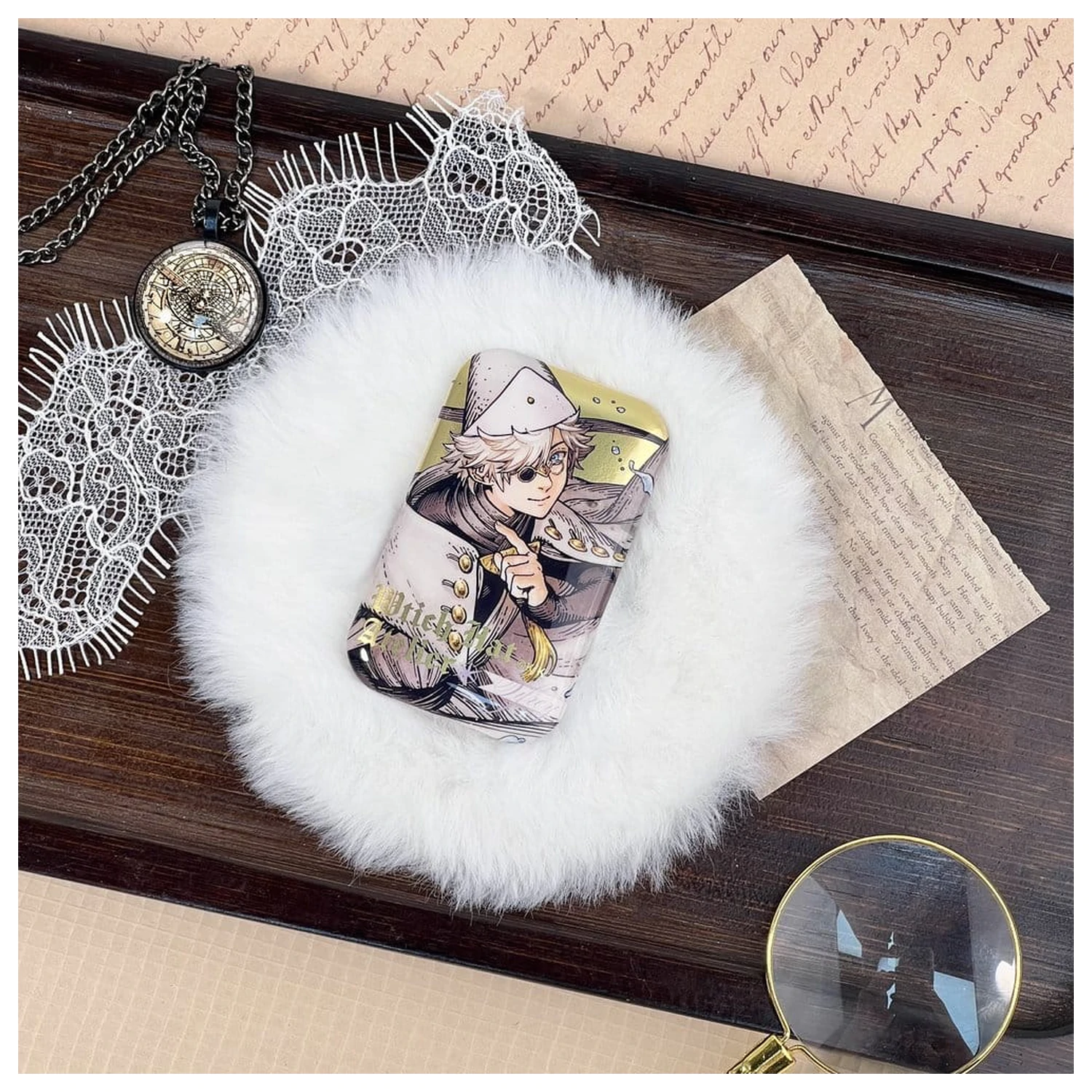 Witch Hat Atelier dísz kitűző Qifrey termékfotó
