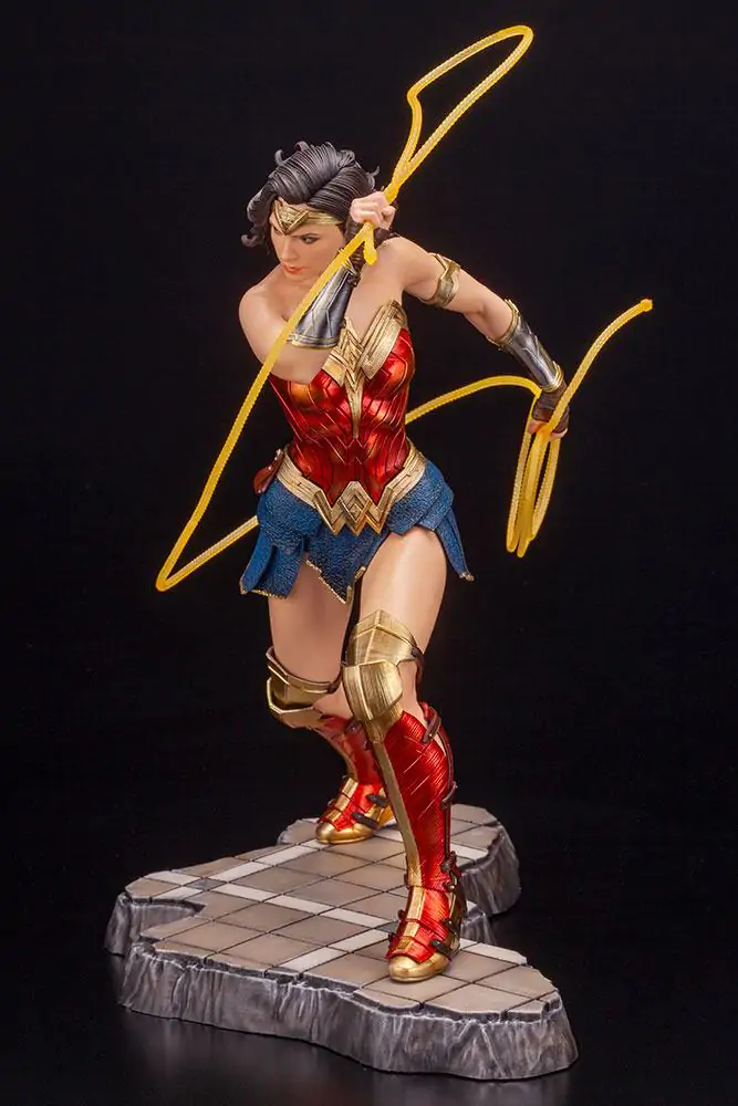 Wonder Woman 1984 Movie 1/6 Wonder Woman szobor figura 25 cm termékfotó