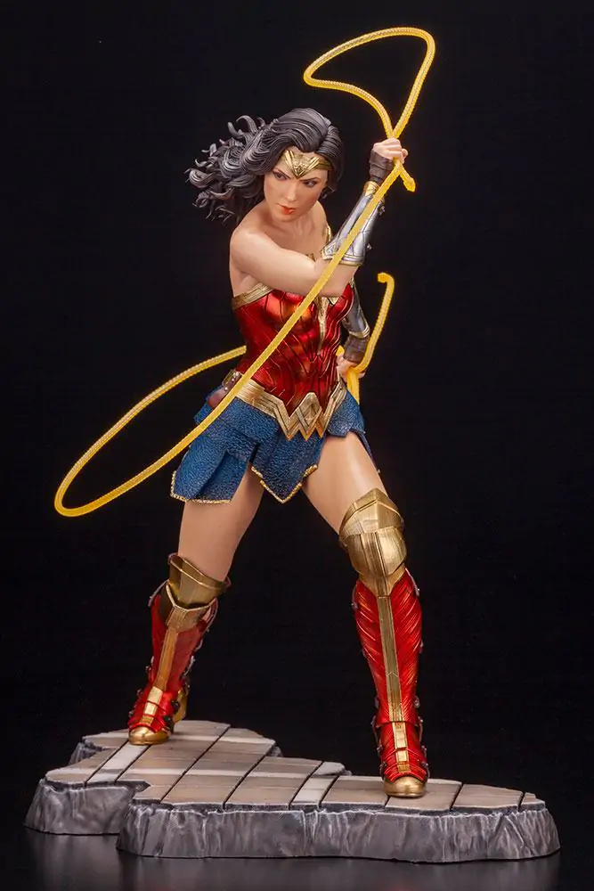 Wonder Woman 1984 Movie 1/6 Wonder Woman szobor figura 25 cm termékfotó