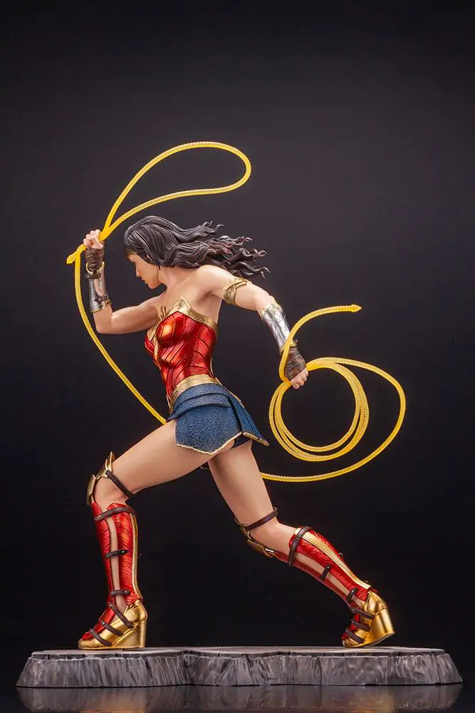 Wonder Woman 1984 Movie 1/6 Wonder Woman szobor figura 25 cm termékfotó