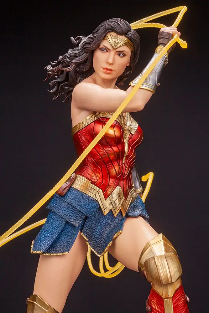 Wonder Woman 1984 Movie 1/6 Wonder Woman szobor figura 25 cm termékfotó