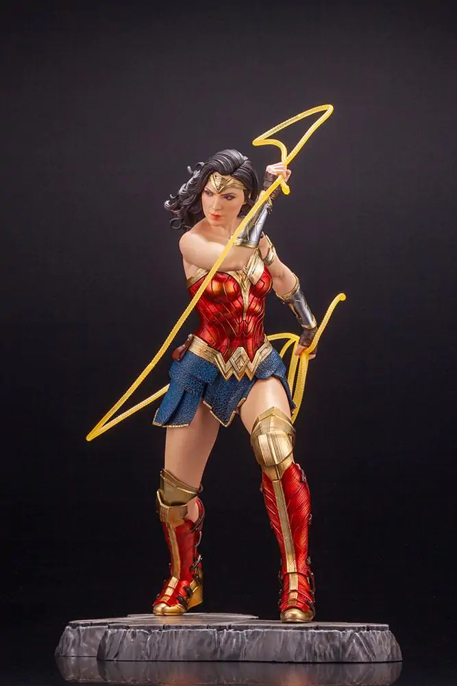 Wonder Woman 1984 Movie 1/6 Wonder Woman szobor figura 25 cm termékfotó