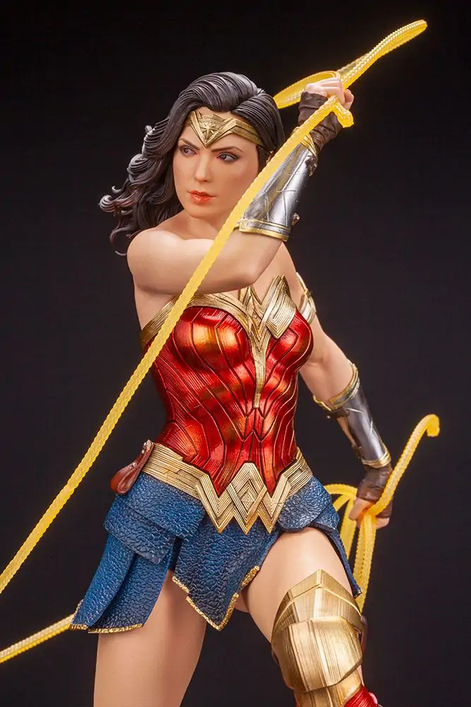 Wonder Woman 1984 Movie 1/6 Wonder Woman szobor figura 25 cm termékfotó