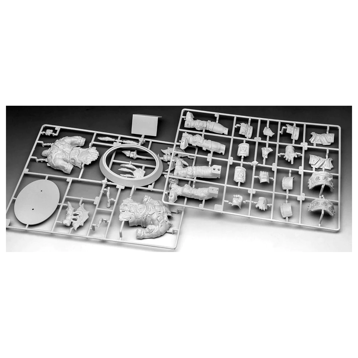 World of Warcraft 1/16 The Orc Thrall modell készlet 13 cm termékfotó