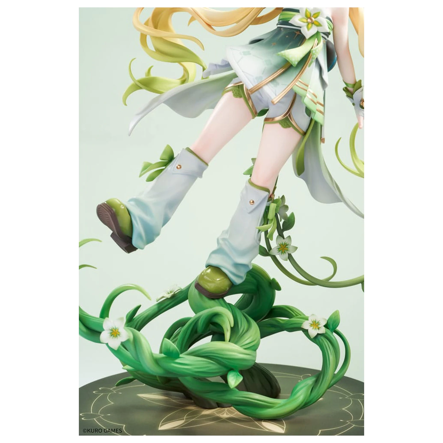 Wuthering Waves 1/7 Verina PVC szobor figura 27 cm termékfotó
