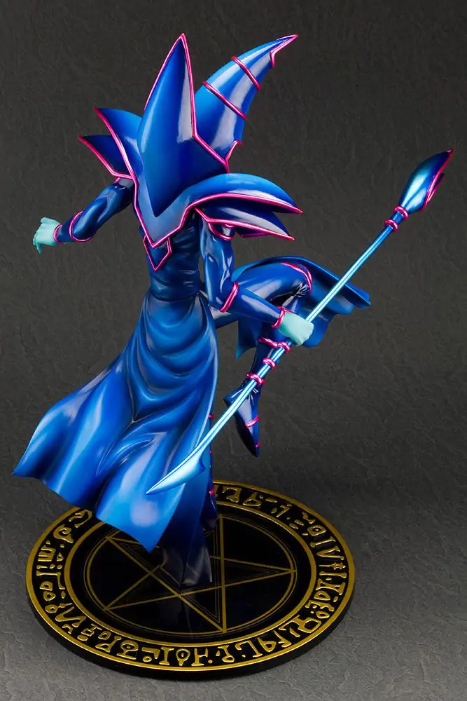 Yu-Gi-Oh! ARTFX J 1/7 Dark Magician szobor figura 30 cm termékfotó