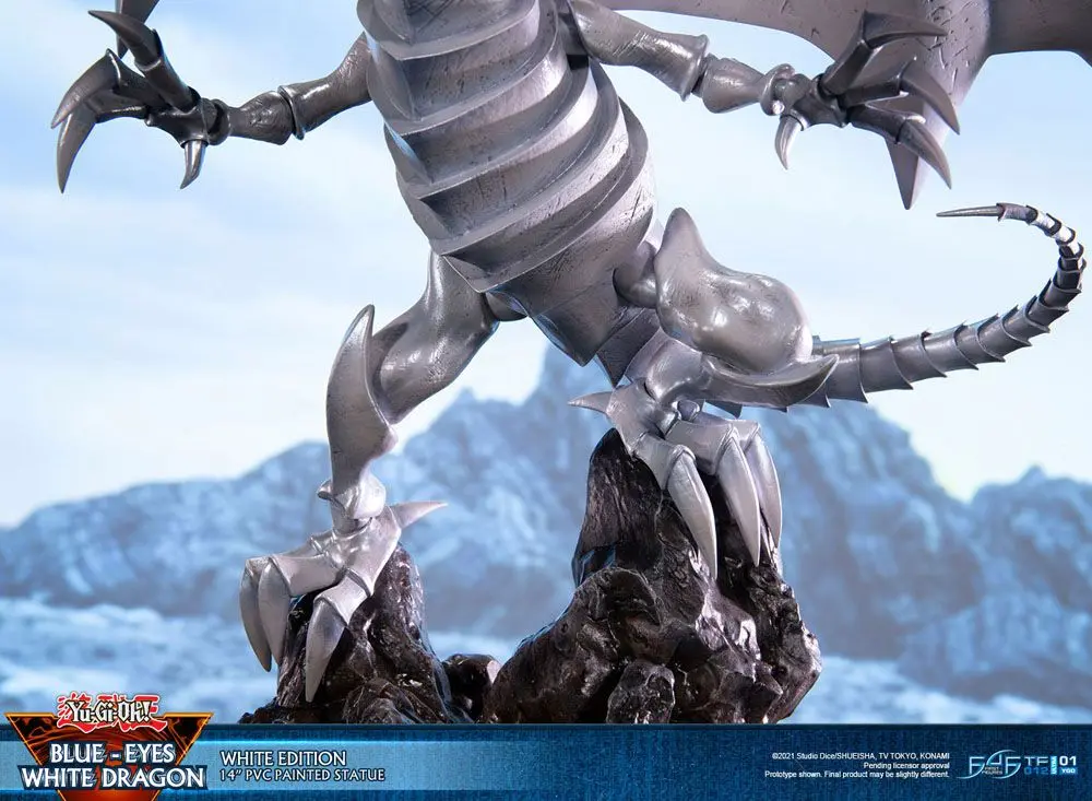 Yu-Gi-Oh! Blue-Eyes White Dragon White Edition PVC szobor figura 35 cm termékfotó