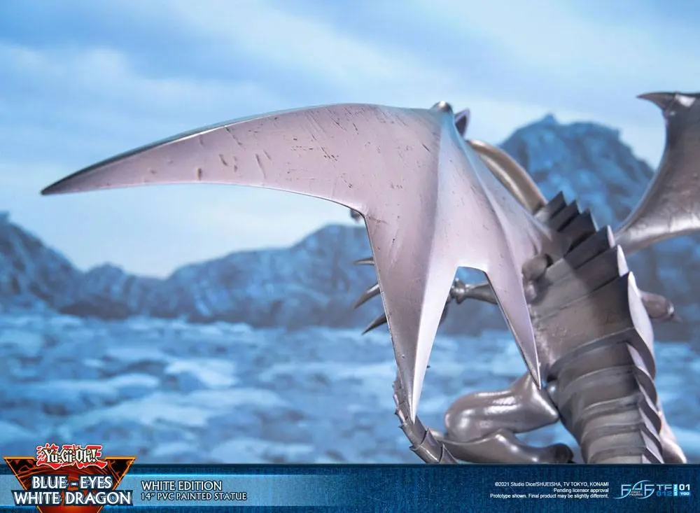 Yu-Gi-Oh! Blue-Eyes White Dragon White Edition PVC szobor figura 35 cm termékfotó