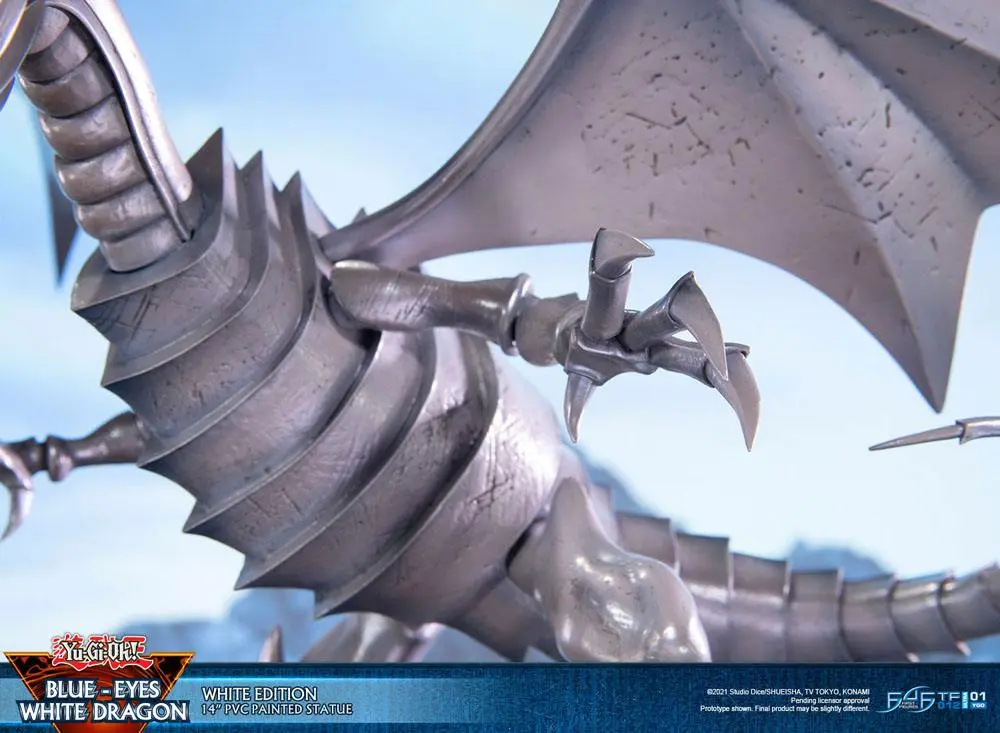 Yu-Gi-Oh! Blue-Eyes White Dragon White Edition PVC szobor figura 35 cm termékfotó