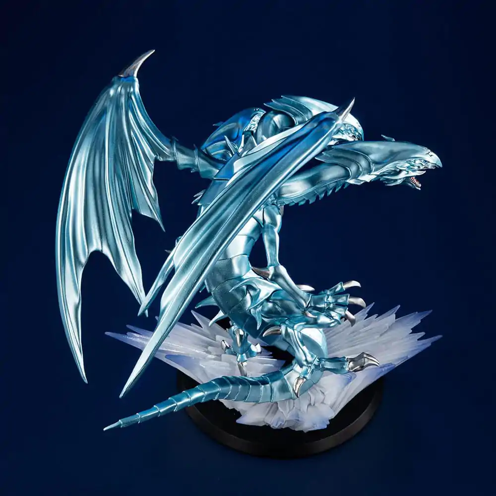 Yu-Gi-Oh! Duel Monsters Monsters Chronicle Blue Eyes Ultimate Dragon PVC szobor figura 14 cm termékfotó