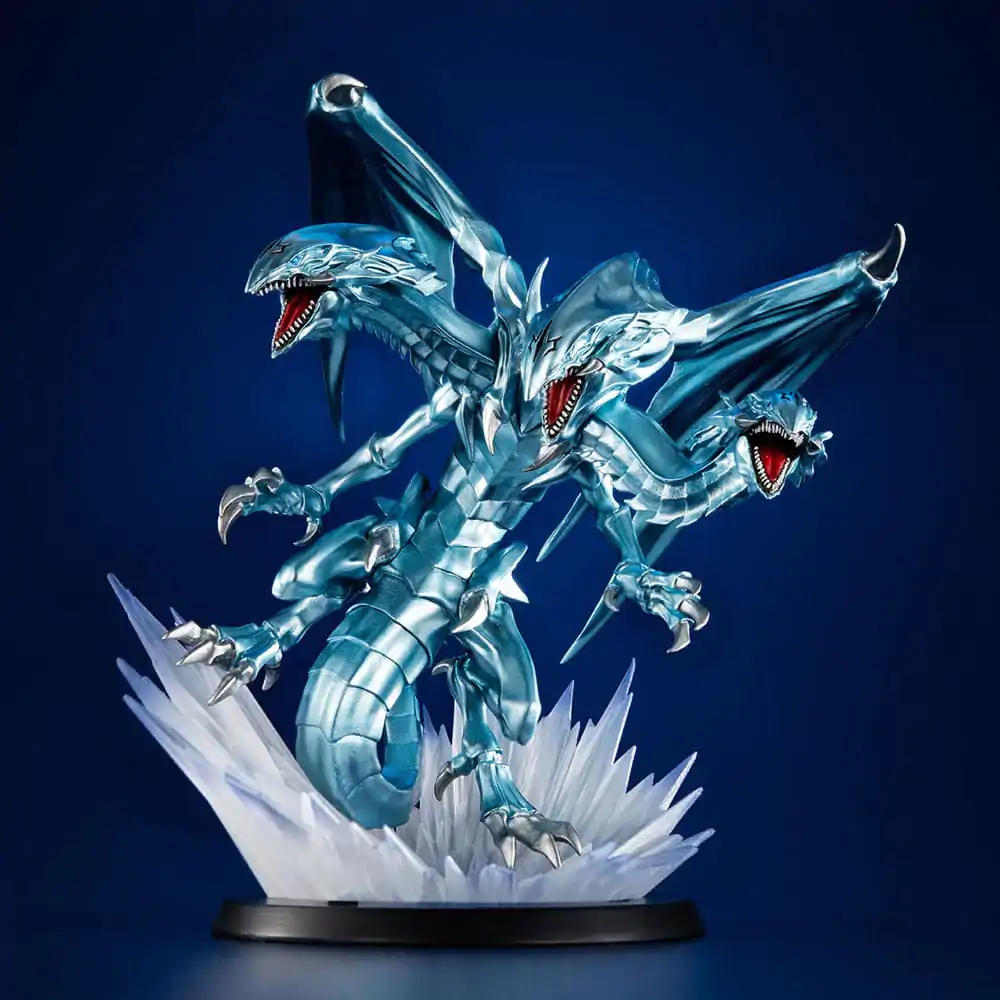 Yu-Gi-Oh! Duel Monsters Monsters Chronicle Blue Eyes Ultimate Dragon PVC szobor figura 14 cm termékfotó