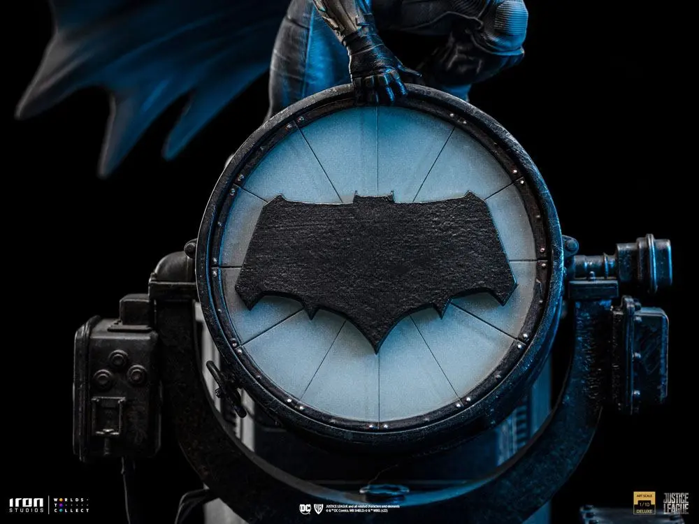 Zack Snyder's Justice League Deluxe Art Sclae 1/10 Batman on Batsignal szobor figura 28 cm termékfotó