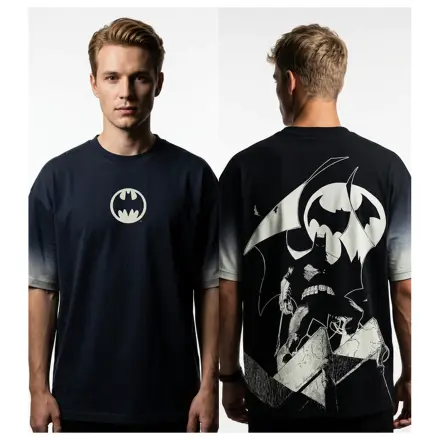 DC Batsignal In The Dark oversize férfi póló termékfotó