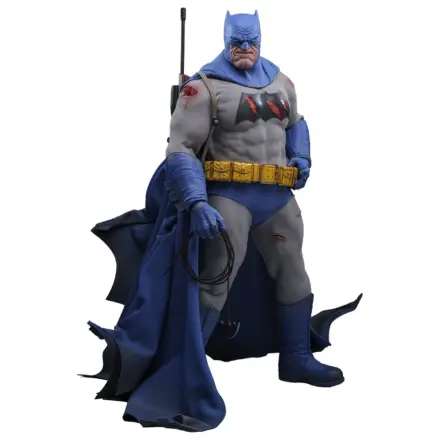 Batman: The Dark Knight Returns Comic Masterpiece 1/6 Batman (Battle Damaged Version) akciófigura 32 cm termékfotó