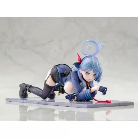 Blue Archive 1/7 Ako Memorial Lobby Ver. PVC szobor figura 23 cm termékfotó
