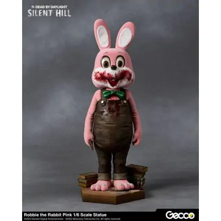 Dead By Daylight - Silent Hill Chapter 1/6 Robbie the Rabbit Pink Version szobor figura 34 cm termékfotó