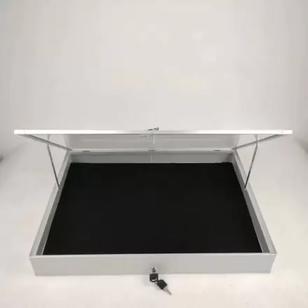 Evoretro Aluminum bemutató doboz vitrin termékfotó