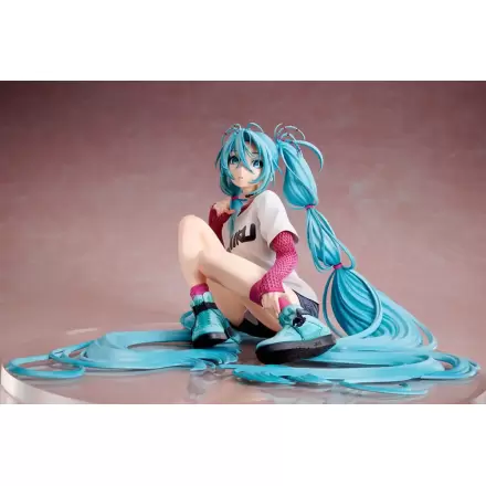 Hatsune Miku 1/4 Yoneyama Mai The Latest Street Style "Cute" szobor figura 17 cm termékfotója