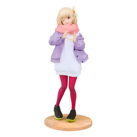 Lycoris Recoil PVC szobor figura 1/7 Chisato Nishikigi Winter Ver. 23 cm        termékfotó
