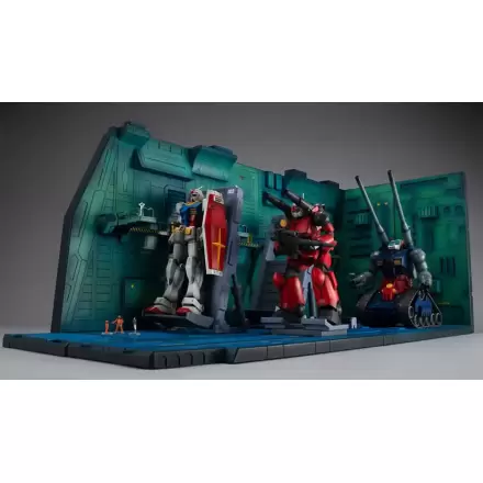 Realistic Model Series: Mobile Suit Gundam (1/144 HG Series) White Base Catapult Deck ANIME EDITION Diorama szobor termékfotó