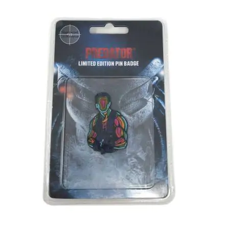 Predator kitűző termékfotó