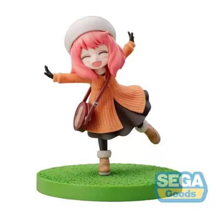 Spy x Family Luminasta Anya Forger Family Ooting Ver. 2 PVC szobor figura 12 cm termékfotó