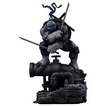 Teenage Mutant Ninja Turtles Art Scale szobor figura 1/10 Leonardo Black and White Variant 26 cm termékfotó